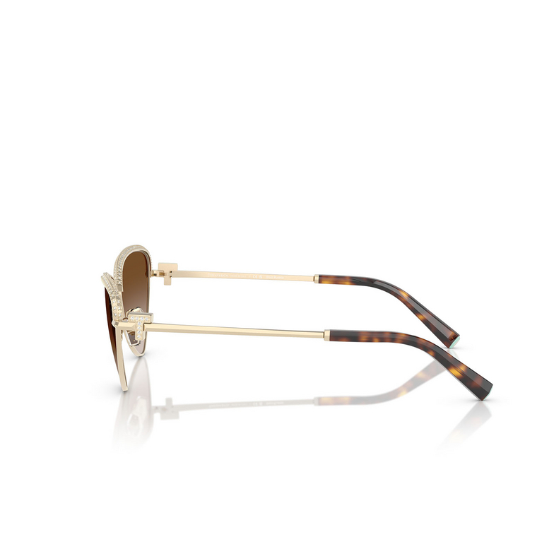 Lunettes de soleil Tiffany TF3107KB 62123B pale gold plated - 3/4