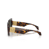 Versace VE4467U Sonnenbrillen 108/87 havana - Produkt-Miniaturansicht 3/4