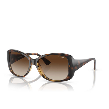 Gafas de sol Vogue VO2843S W65613 dark havana - Vista tres cuartos