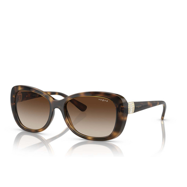 Vogue VO2943SB Sunglasses W65613 dark havana - three-quarters view