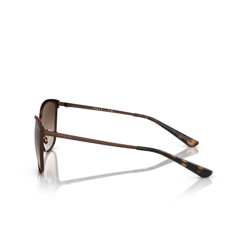 Vogue VO4002S Sonnenbrillen 934S13 matte brown - 3/4