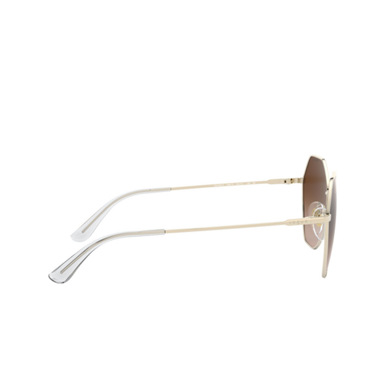 Gafas de sol Vogue VO4180S 848/13 pale gold - 3/4