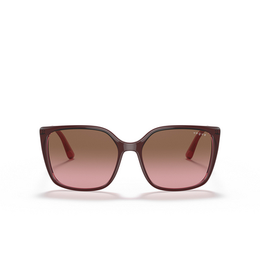 Gafas de sol Vogue VO5353S 287314 top red on transparent pink - Vista delantera