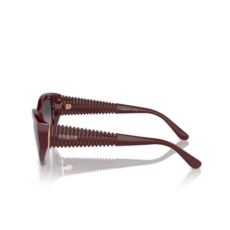 Lunettes de soleil Vogue VO5566S 304890 full bordeaux - 3/4