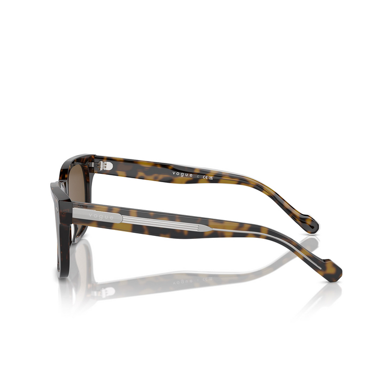 Lunettes de soleil Vogue VO5571S W65673 dark havana - 3/4