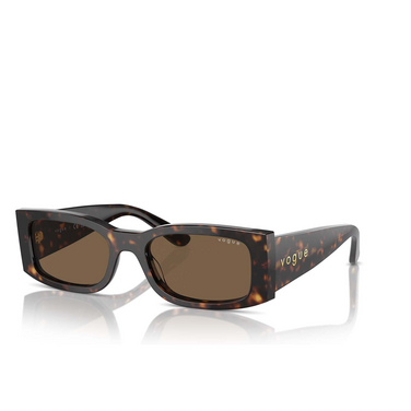 Vogue VO5584S Sunglasses W65673 dark havana - three-quarters view