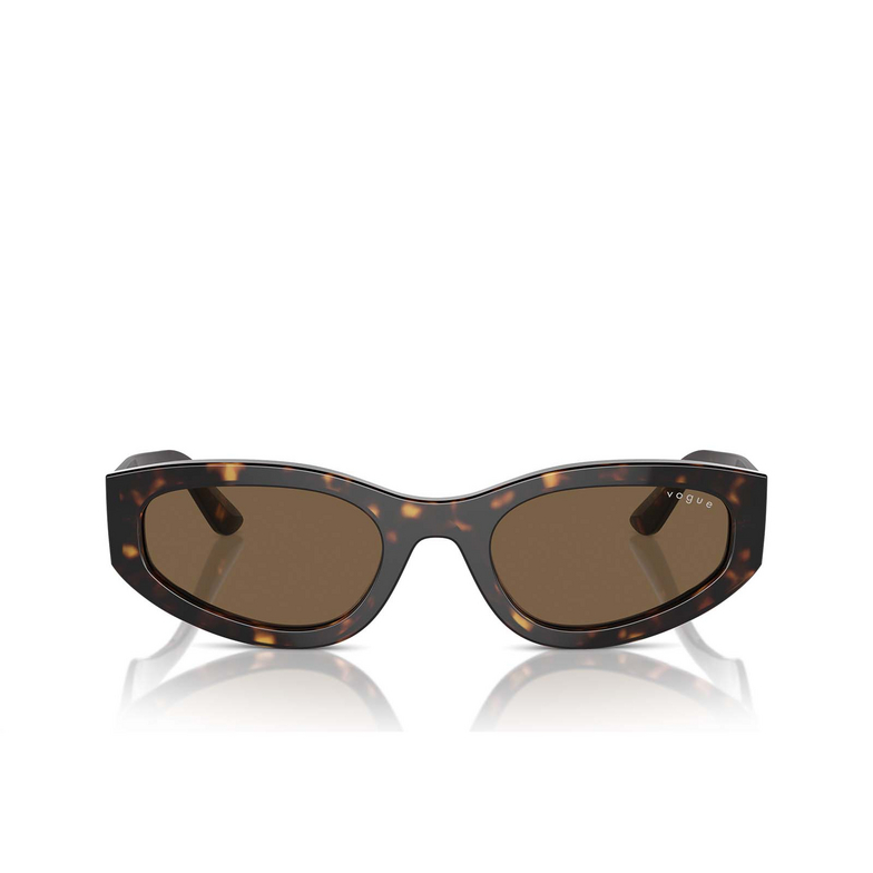 Occhiali da sole Vogue VO5585S W65673 dark havana - 1/4