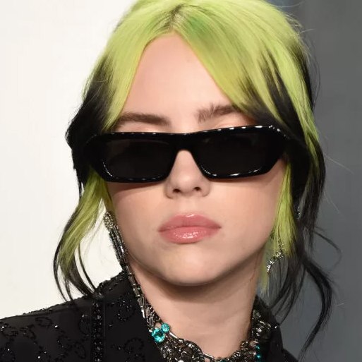 Billie Eilish con montatura rettangolari