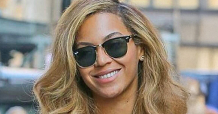 Beyoncé mit eckiger Sonnenbrille