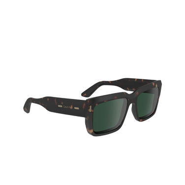 Calvin Klein CK23538S Sonnenbrillen 235 dark havana - Dreiviertelansicht
