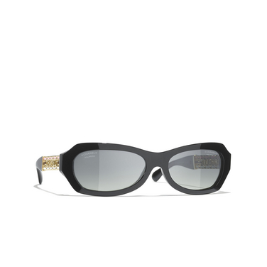 CHANEL oval Sunglasses C622S8 black - three-quarters view