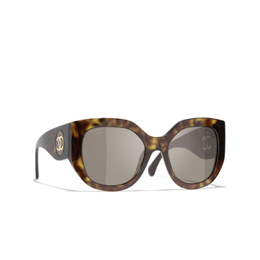 CHANEL Schmetterlingsförmige sonnenbrille C71483 dark havana - Dreiviertelansicht