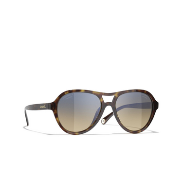 Gafas de sol piloto CHANEL C714W1 dark havana - Vista tres cuartos