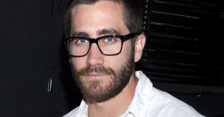Jake Gyllenhaal con occhiali da vista squadrati