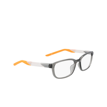 Lunettes de vue Nike 7277 034 smoke grey - Vue trois quarts