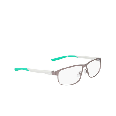 Gafas graduadas Nike 8157 070 satin gunmetal / stadium green - Vista tres cuartos