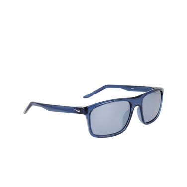Occhiali da sole Nike FIRE P FD1818 434 matte mystic navy / polar silver - tre quarti