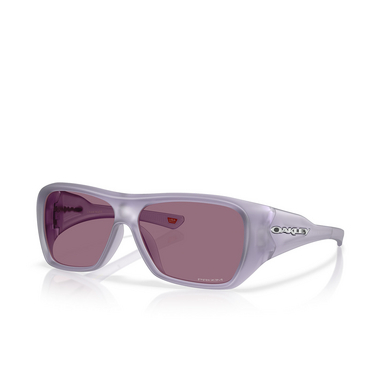 Occhiali da sole Oakley CHAMINADE 949204 matte transparent lilac - tre quarti