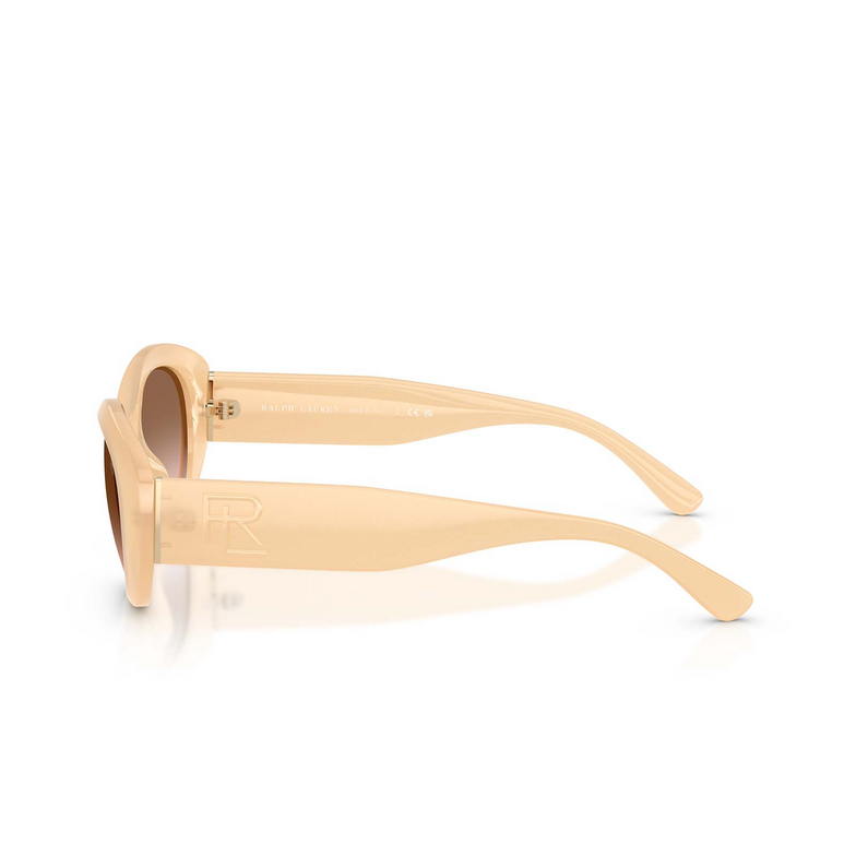 Lunettes de soleil Ralph Lauren RL8232U 624513 opal brown marzipan - 3/4