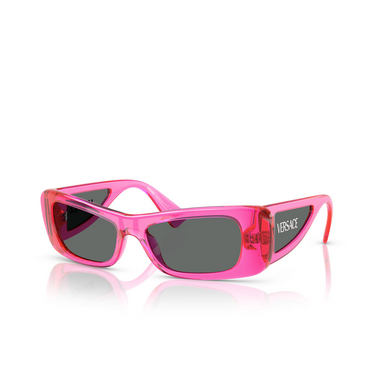 Lunettes de soleil Versace VE4481 543487 fuchsia fluo transparent - Vue trois quarts