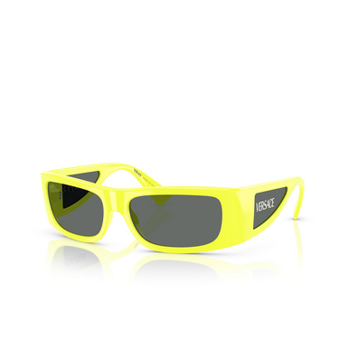 Versace VE4482 Sonnenbrillen 544987 yellow fluo - Dreiviertelansicht