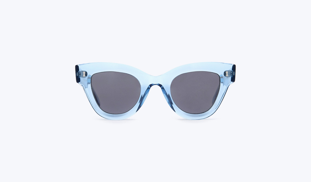 Ispirati a Emily in Paris: occhiali da sole cat-eye Georgiana di Cubitts