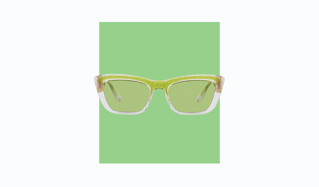 Tendenze occhiali da sole autunno 2022: modello DG6171 di Dolce & Gabbana in verde glitterato