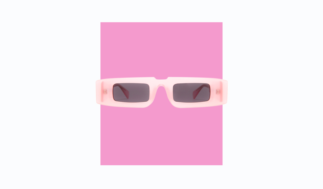 Tendenze occhiali da sole autunno 2022: modelloX5 di Kuboraum in rosa Barbie