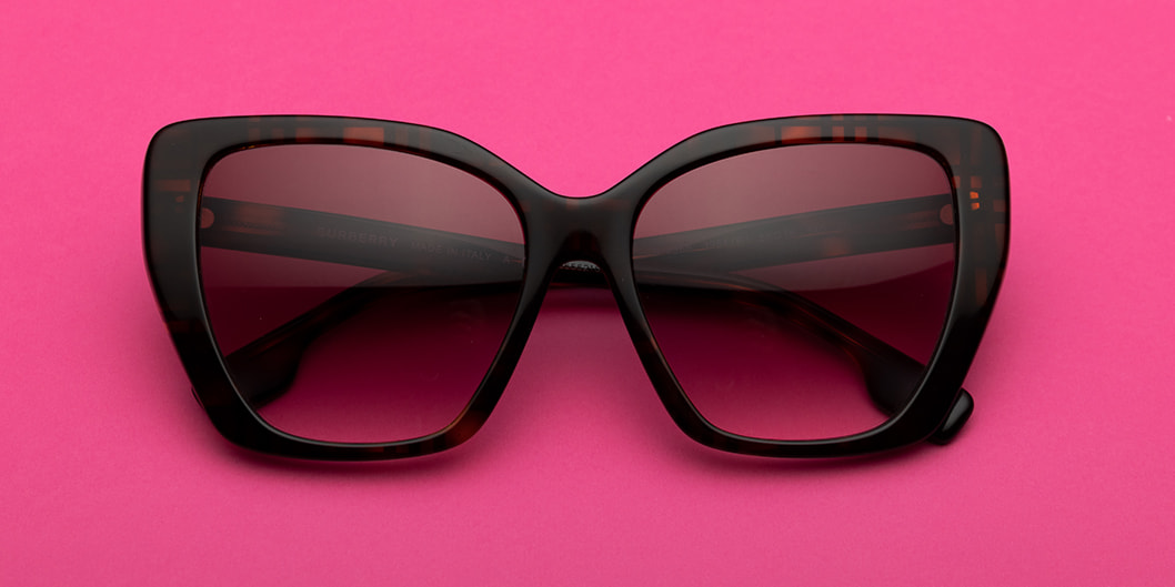 Forever on-trend: Oversized cat-eye sunglasses